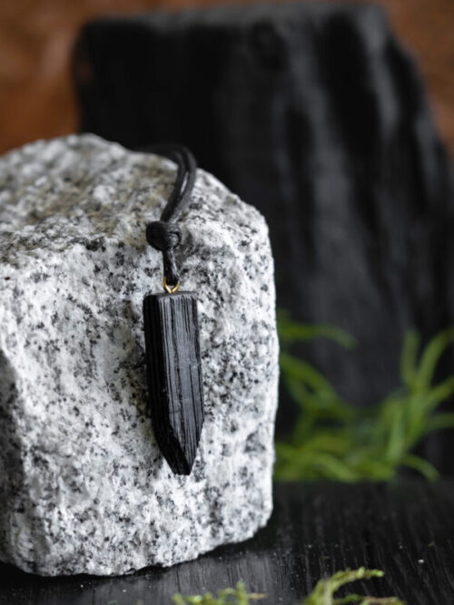 Naszyjnik z czarnego dębu 7500 lat handmade zawieszka biżuteria Zilvano