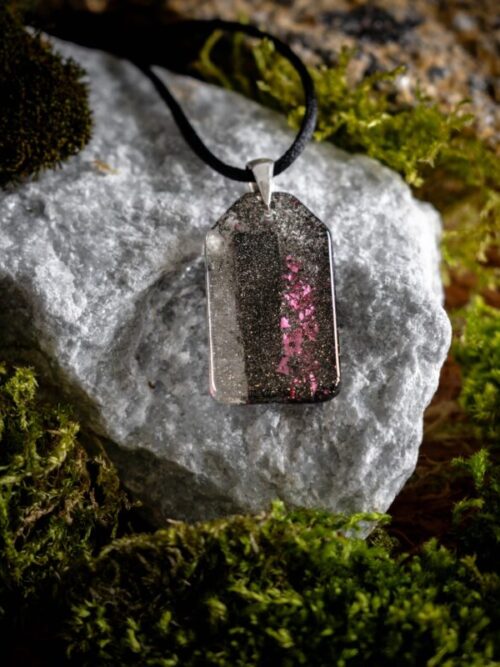 Naszyjnik z czarnym dębem 7500 lat handmade zawieszka Zilvano
