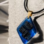 Wisiorek Geometryczny 37 mm Dąb Blue Silver ZILVANO — 2