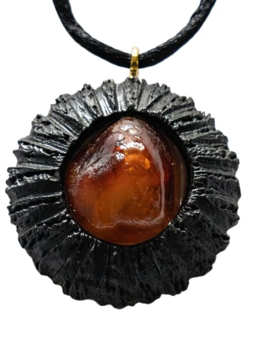Bog Oak & Baltic Amber Pendant – Round, 40x40x15 mm – carved, cognac amber – ZILVANO
