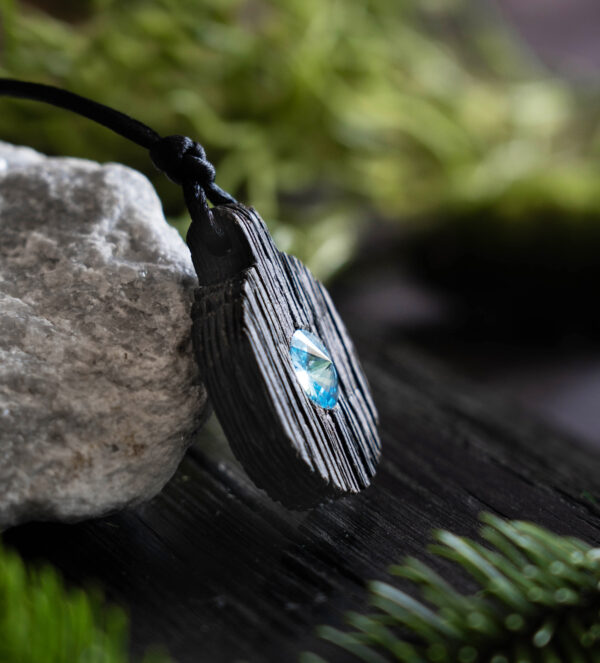 Wisiorek Okrąg Czarny Dąb Niebieski Swarovski ZILVANO — 4