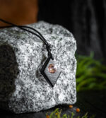 Wisiorek Trapez Czarny Dąb Swarovski ZILVANO — 2