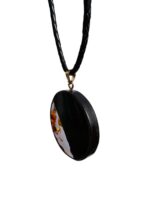 PND1DB601-040040006-zlvp-07 Wisiorek z czarnego dębu i bursztynu Grafitowy Halo Disc – zdjęcie 7