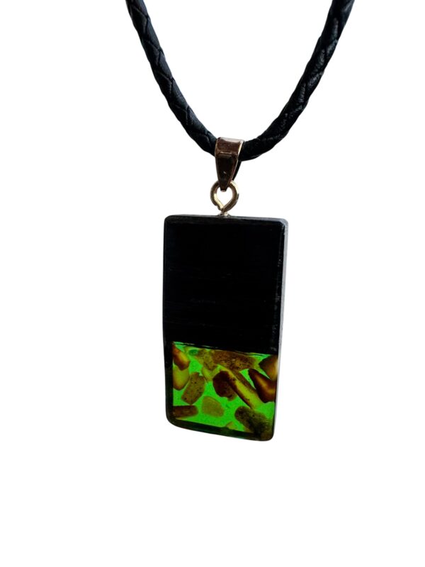 5905488719176-01.jpg Wisiorek Monolith Bar 40 mm Dąb Bursztyn Zielony ZILVANO