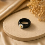 Ring aus Mooreiche – Platte mit Akzent – ZILVANO