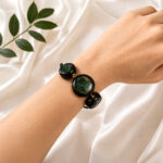 812-04.jpg Armband aus Mooreiche in Harz – grüne Akzente, verstellbares Band – ZILVANO