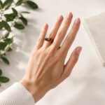 Bague en ambre de la Baltique et chêne des marais – ambre cognac rond – ZILVANO